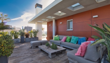 Resa Estates Ibiza te koop penthouse Marina botafoch for sale Ibiza terrace lounge.jpeg